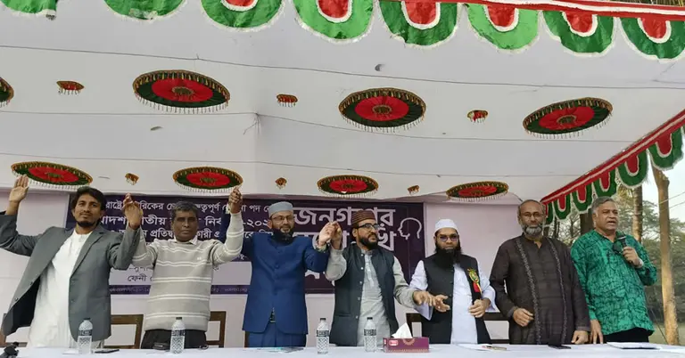 এক মঞ্চে ফেনীর ৫ প্রার্থী